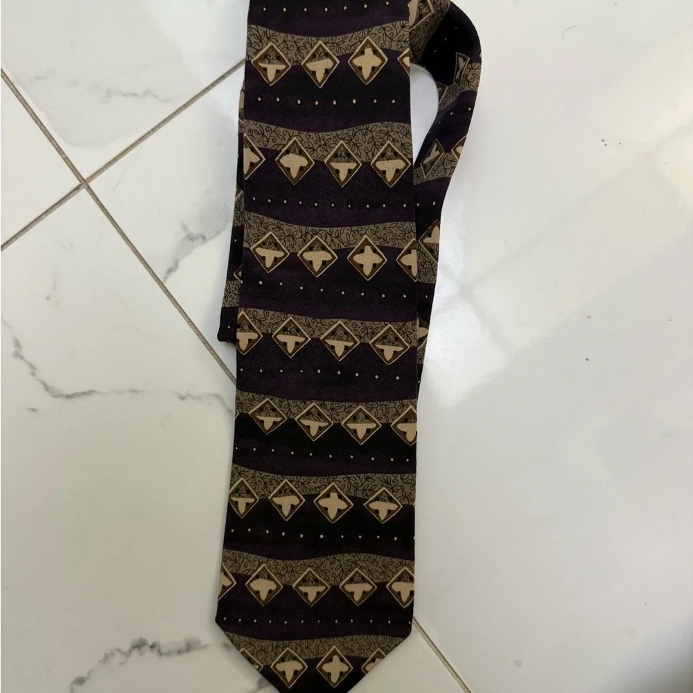 Patterned Black and Gold Men's Tie